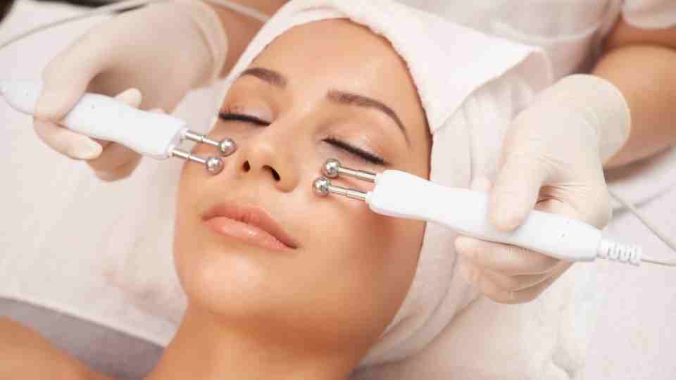 A link to a popup image that describes microcurrent facial treatment.